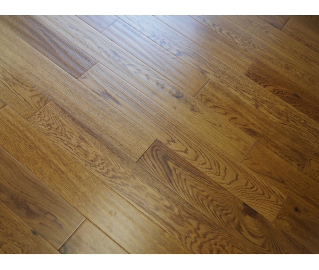 Elegant Golden Classic Oak Engineered Wood Flooring 18mm x 125mm Hand scraped Lacquered