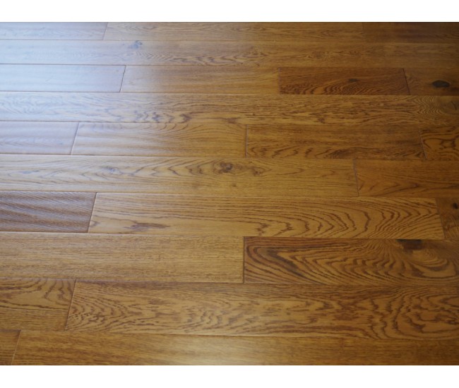 Elegant Golden Classic Oak Engineered Wood Flooring 18mm x 125mm Hand scraped Lacquered