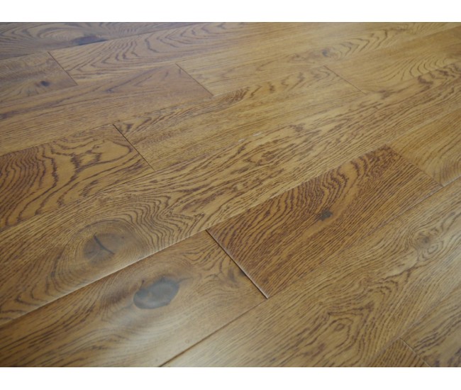 Elegant Golden Classic Oak Engineered Wood Flooring 18mm x 125mm Hand scraped Lacquered