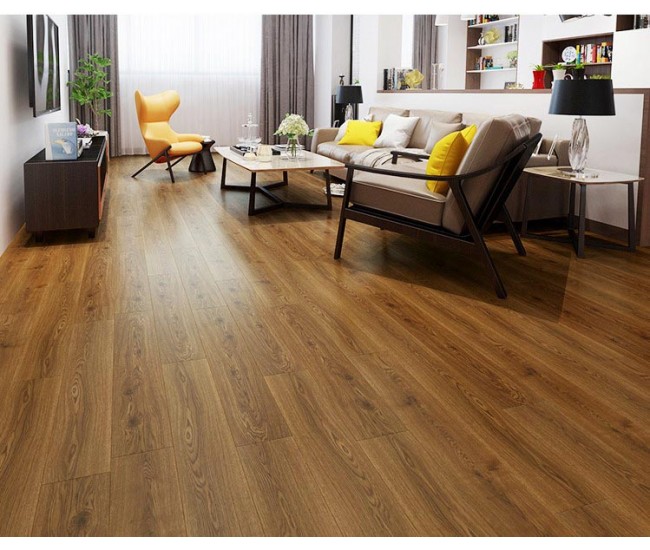 Elegant Golden Classic Oak Engineered Wood Flooring 18mm x 125mm Hand scraped Lacquered