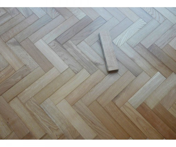 Fade AB Grade Oak Herringbone Engineered Wood Flooring 18mm x 70mm Brushed UV Oiled