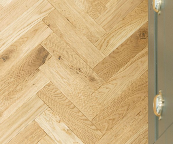 Natural Rustic Oak Herringbone Engineered Wood Flooring 18mm x 90mm Unfinished 