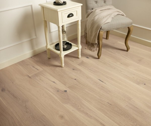Ivory Classic Oak Engineered Wood Flooring 14mm x 180mm Invisible Brushed Matt Lacquered 