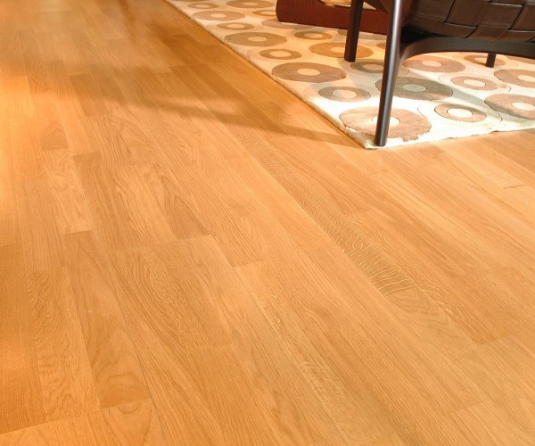 Sunny Oak  Classic Engineered Wood Flooring 13mm x 195mm  Lacquered 3 Strip