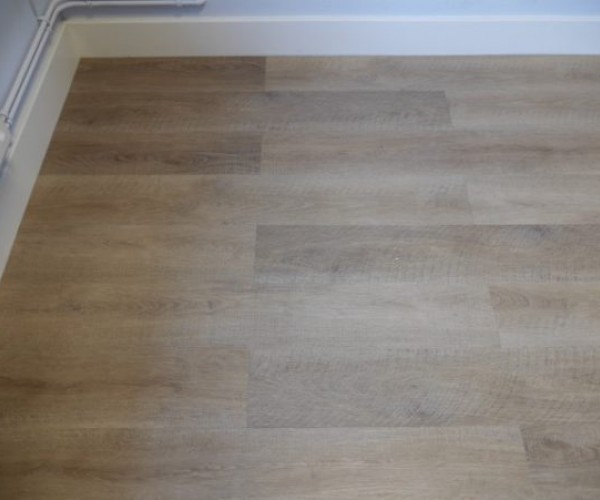 Honey Brown SPC Waterproof Luxury Click Vinyl Flooring 5mm 