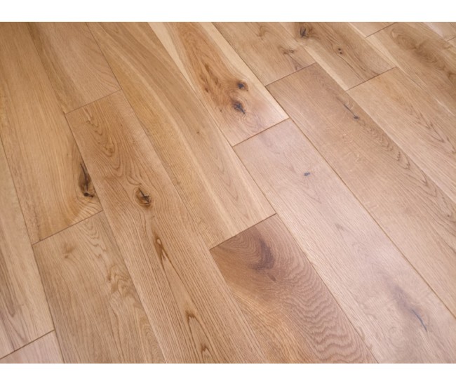 Maple Classic Oak Solid Wood Flooring 18mm x 125mm UV Lacquered