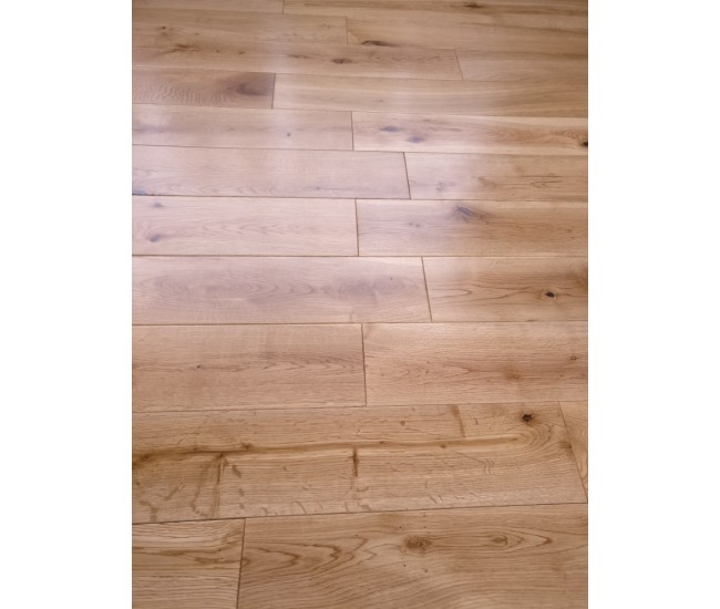 Maple Classic Oak Solid Wood Flooring 18mm x 125mm UV Lacquered