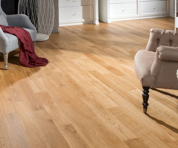 Maple Classic Oak Solid Wood Flooring 18mm x 125mm UV Lacquered 