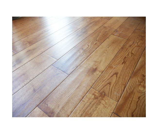 Elegant Golden Oak Solid Wood Flooring 18mm x 125mm Hand scraped Lacquered