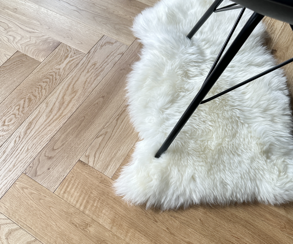 Natrual Wild Rustic Grade Oak Herringbone Engineered Wood Flooring 15mm x 90mm Brushed UV Oiled