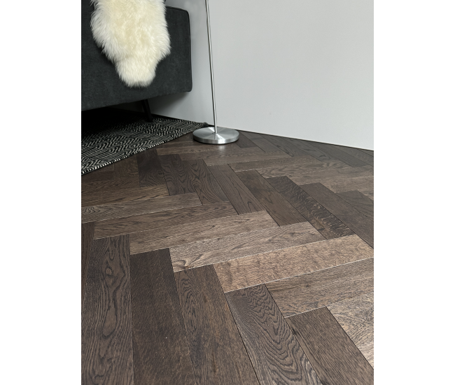 Aurora Classic Grade Oak Herringbone Engineered Wood Flooring 15mm x 90mm Brushed UV Oiled