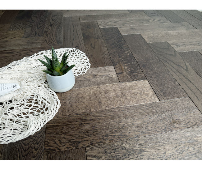 Aurora Classic Grade Oak Herringbone Engineered Wood Flooring 15mm x 90mm Brushed UV Oiled