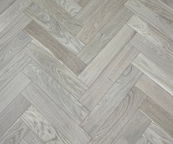 Essence Classic Engineered Herringbone 10mm x 90mm Brushed Invisible Lacquered