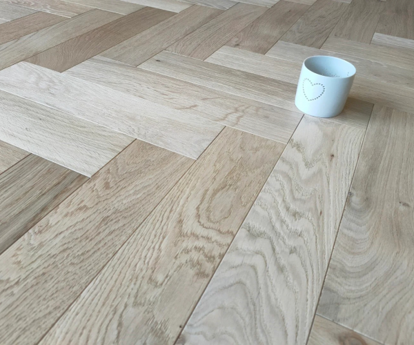 Prime Light Oak Herringbone Engineered Wood Flooring 14mm x 90mm Invisible Lacquered 