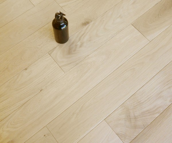 Creamy Cake Classic Oak Engineered Wood Flooring 10mm x 125mm Invisible Brushed Matt Lacquered