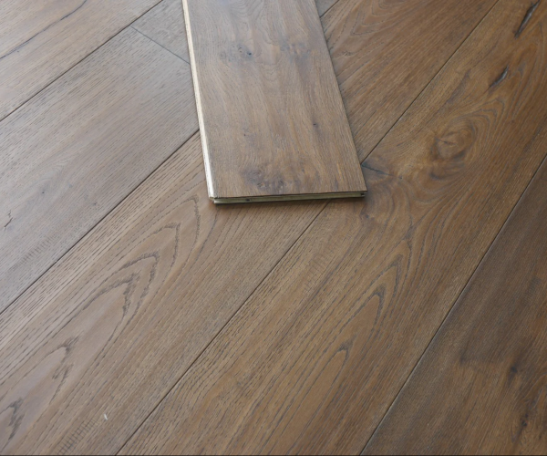 Handscraped  Antique Light Brown Classic Oak Engineered Wood Flooring 14mm x 190mm