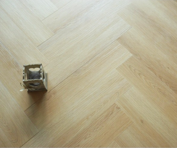 Raw Oak Oak SPC Herringbone Waterproof Luxury Click Vinyl Flooring 6.5mm x 128mm